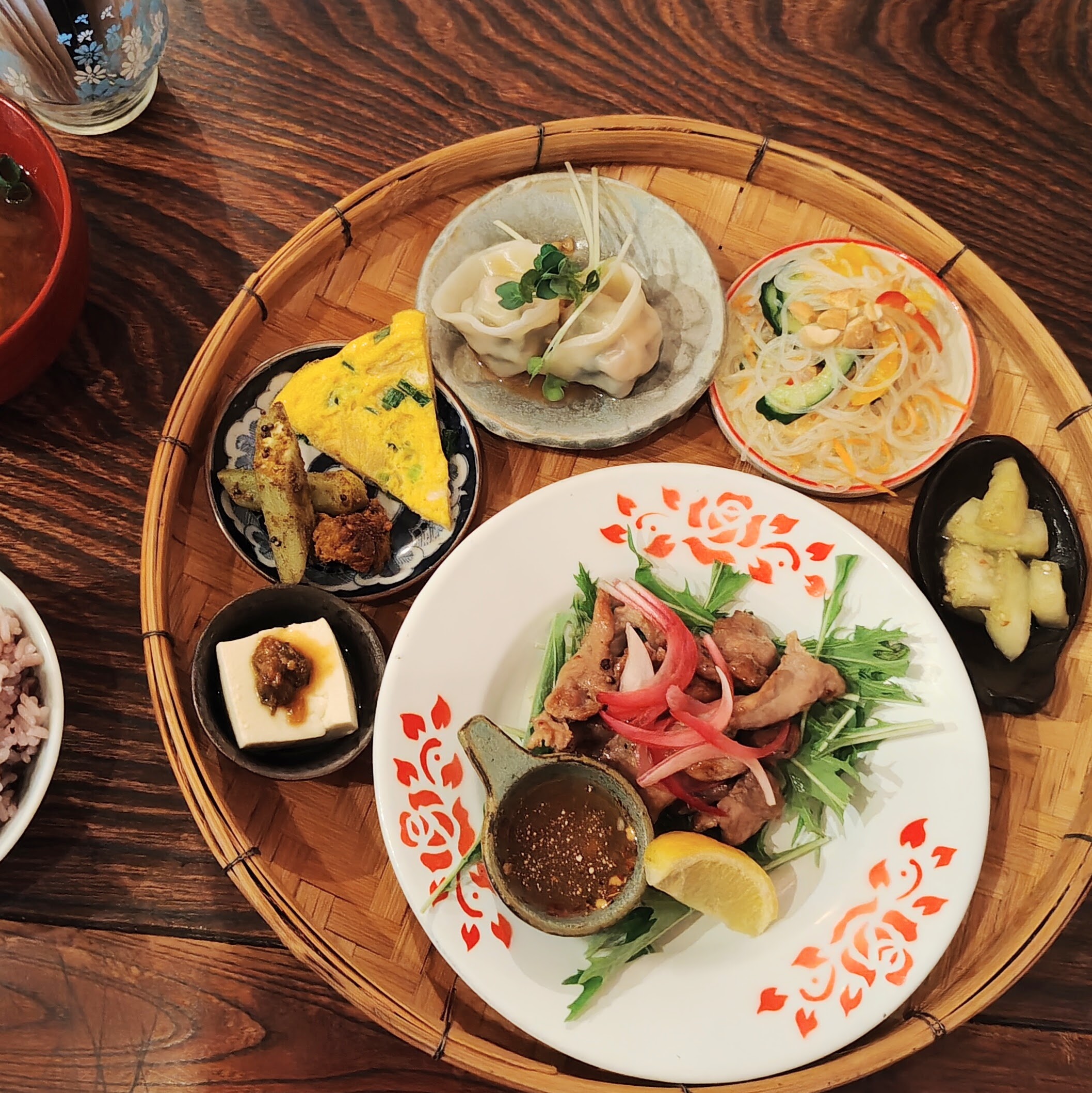 大阪阪急池田駅近くのタイ料理が食べられるお店の写真(大阪府池田市)